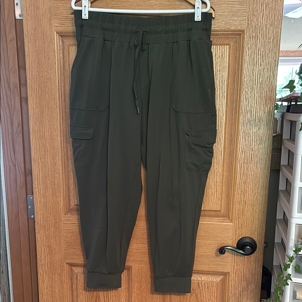 Mondetta Performance Luxury Joggers